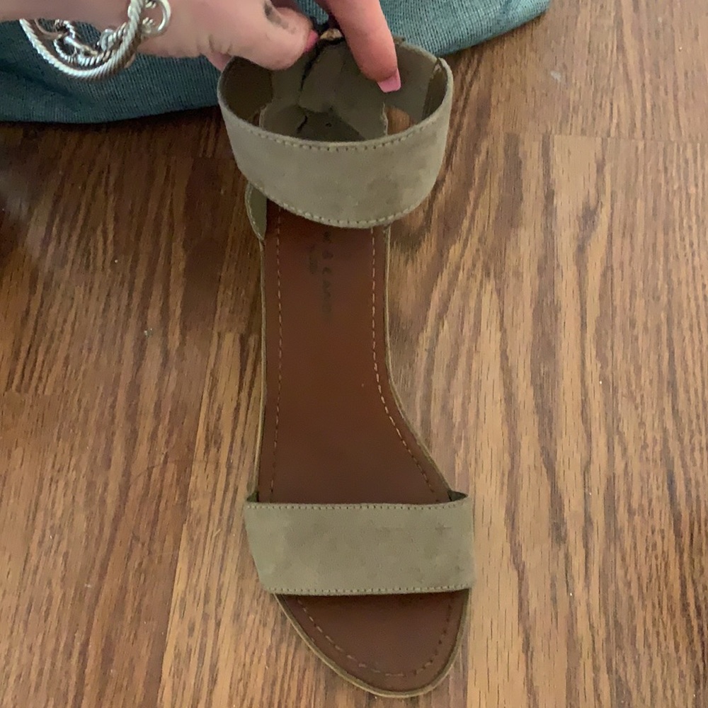 Sandals - Picture 3 of 3